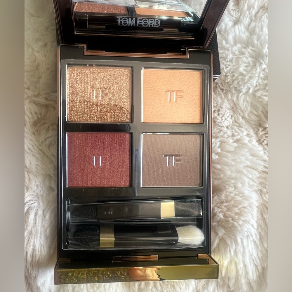 Tom Ford EYE COLOR QUAD 
# 26 LEOPARD SUN
Total Net .31 oz / 9 g